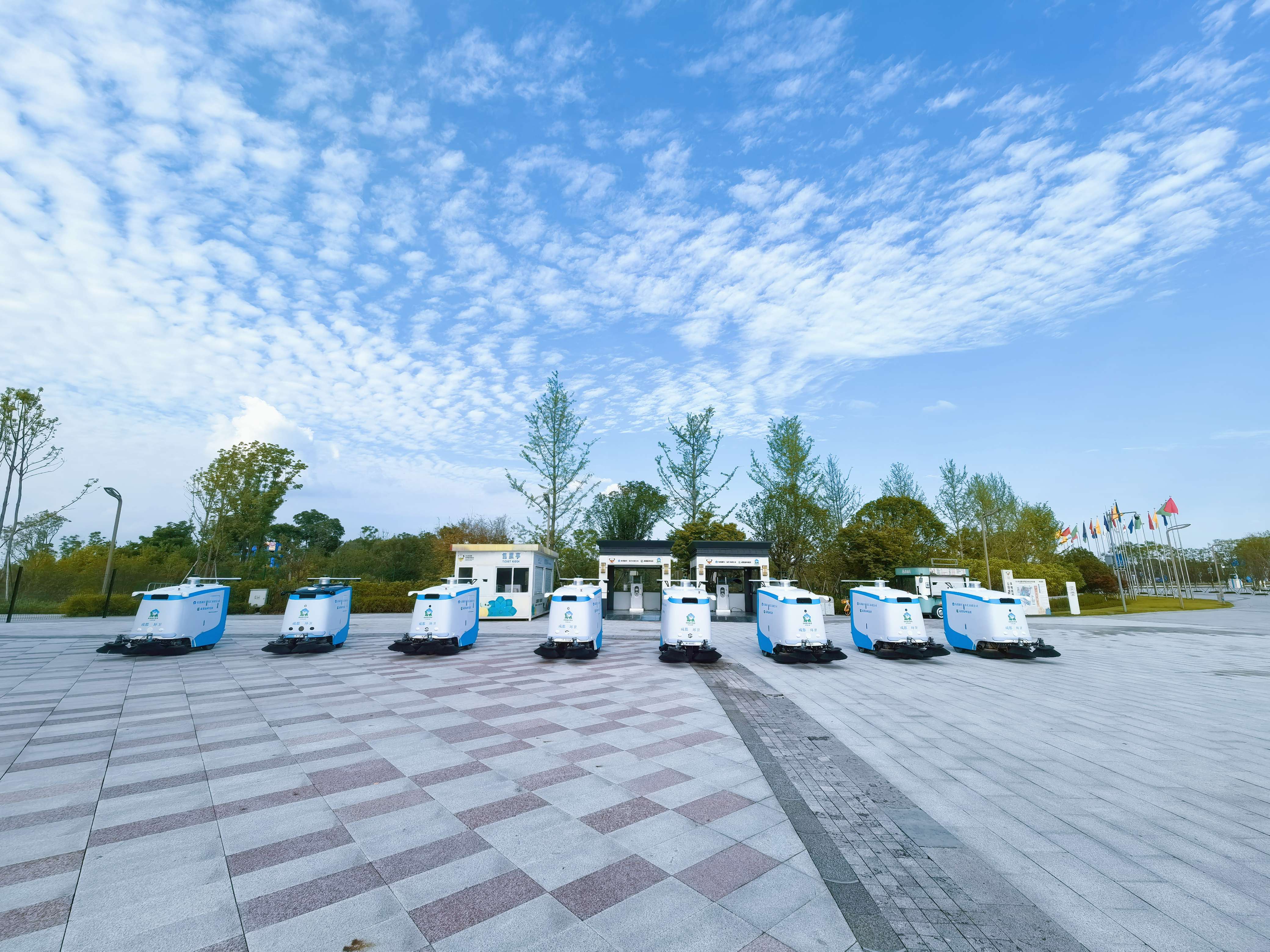成都首個(gè)！賽特智能助力打造成都多元場(chǎng)景無(wú)人環(huán)衛(wèi)清掃項(xiàng)目